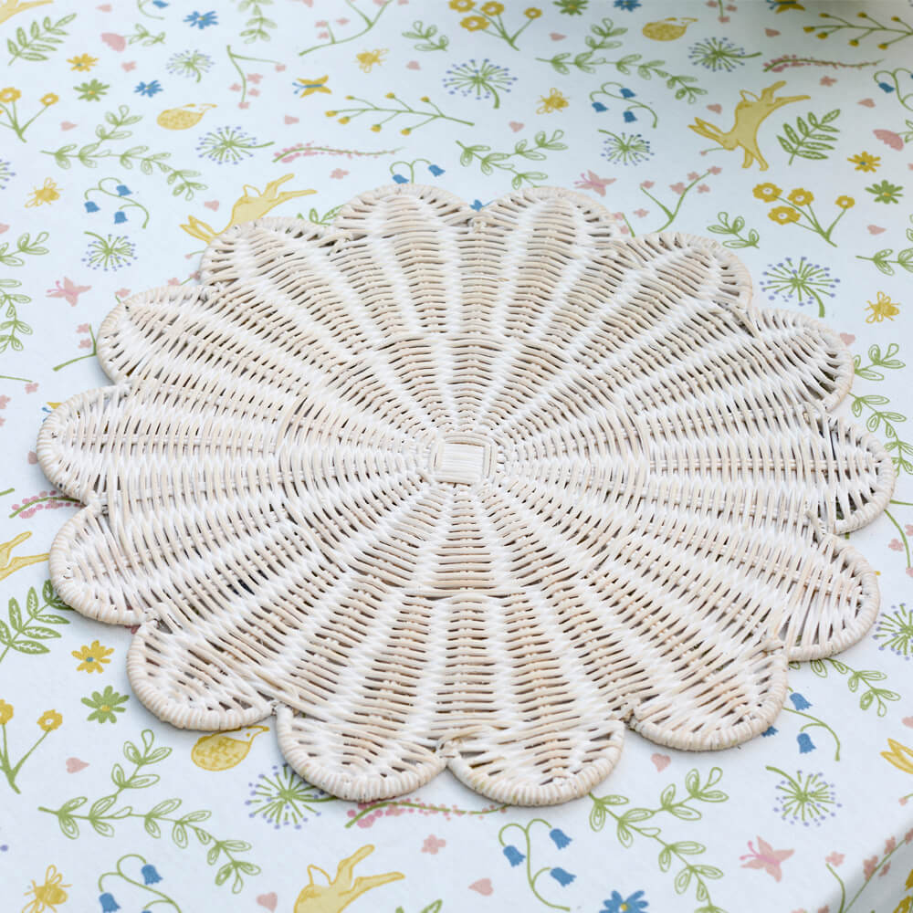 Walton & Co Scalloped White Rattan Placemat